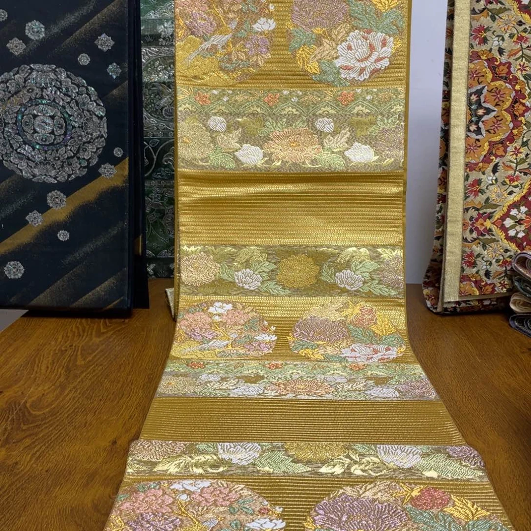 织绣织锦技艺高超1