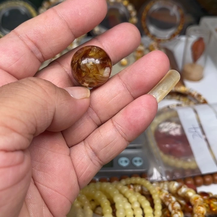 菲***儿琥珀未镶嵌裸石24号