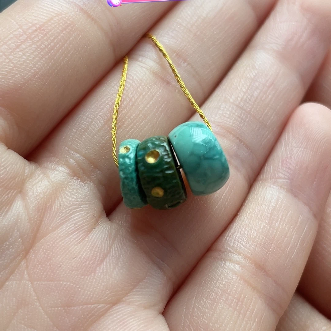 绿松石未镶嵌颈饰