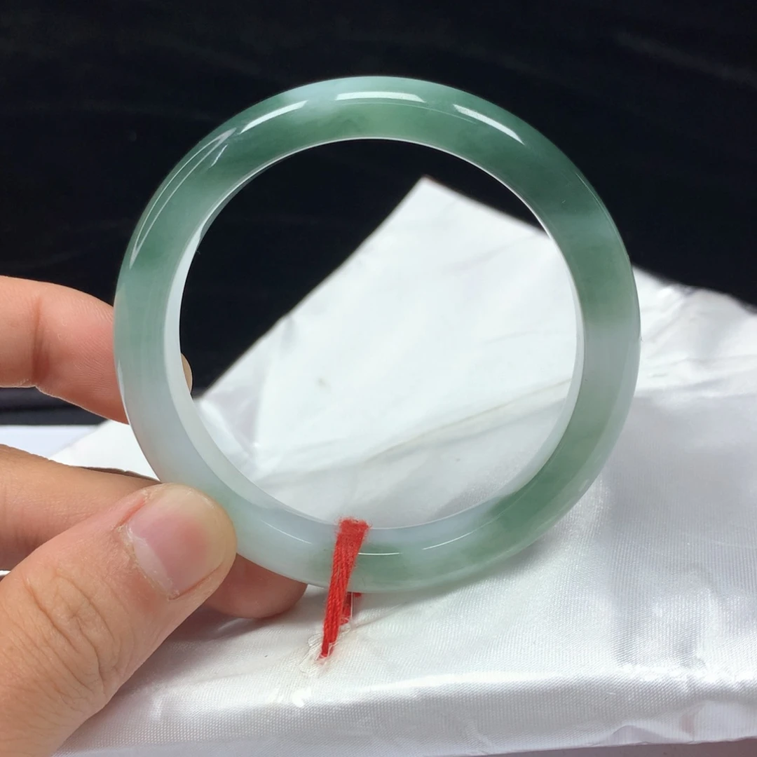 翡翠手镯（圆镯）未镶嵌55.1