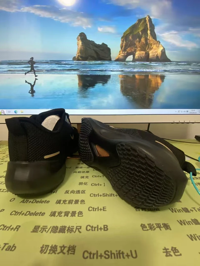 四季款超轻超透气飞织高弹底男女同款跑步鞋