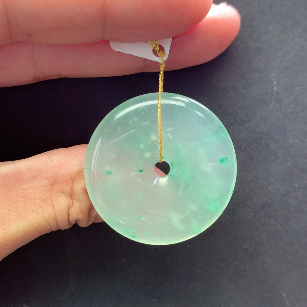 石英质玉未镶嵌颈饰