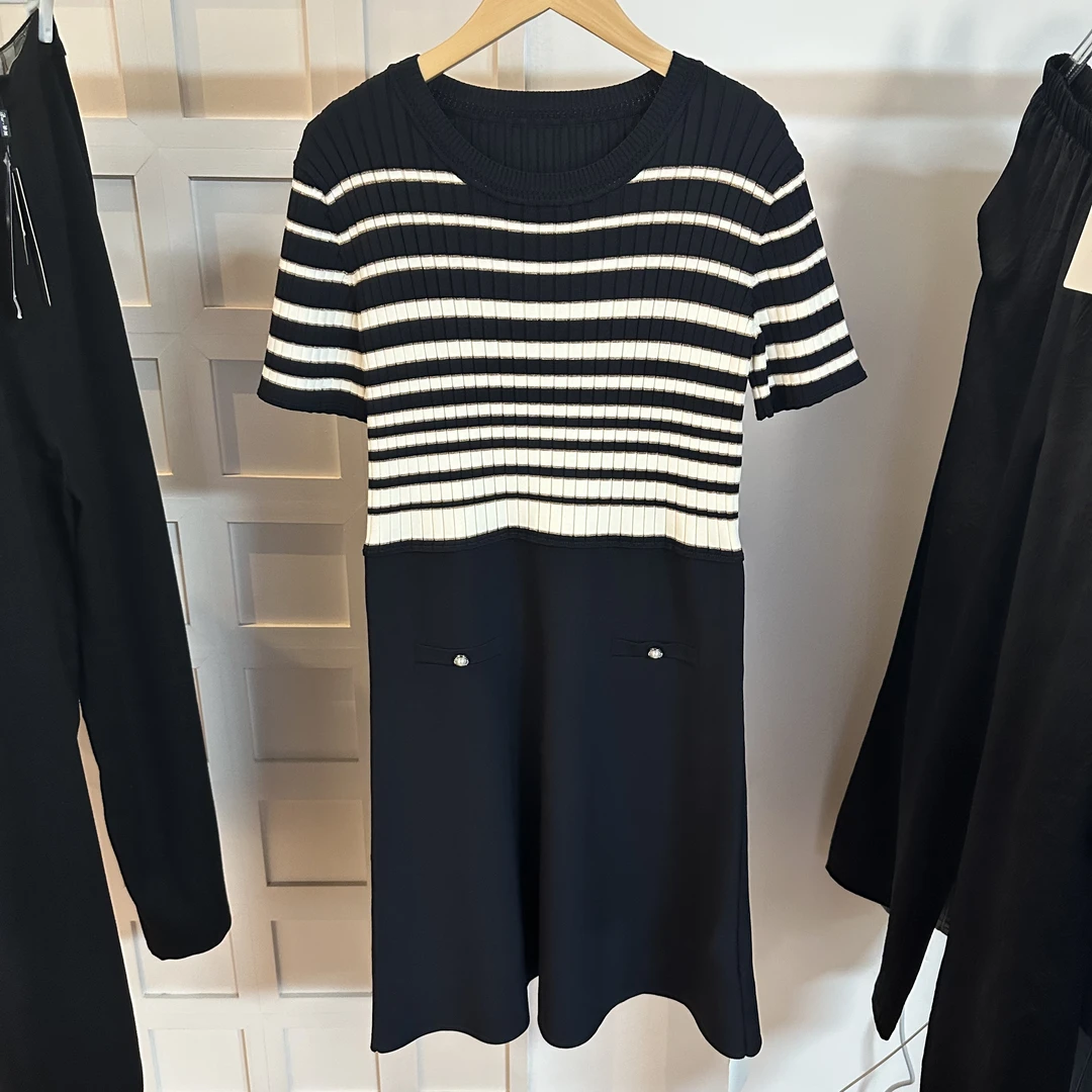 【大喜】极简条纹连衣裙（24L0514）