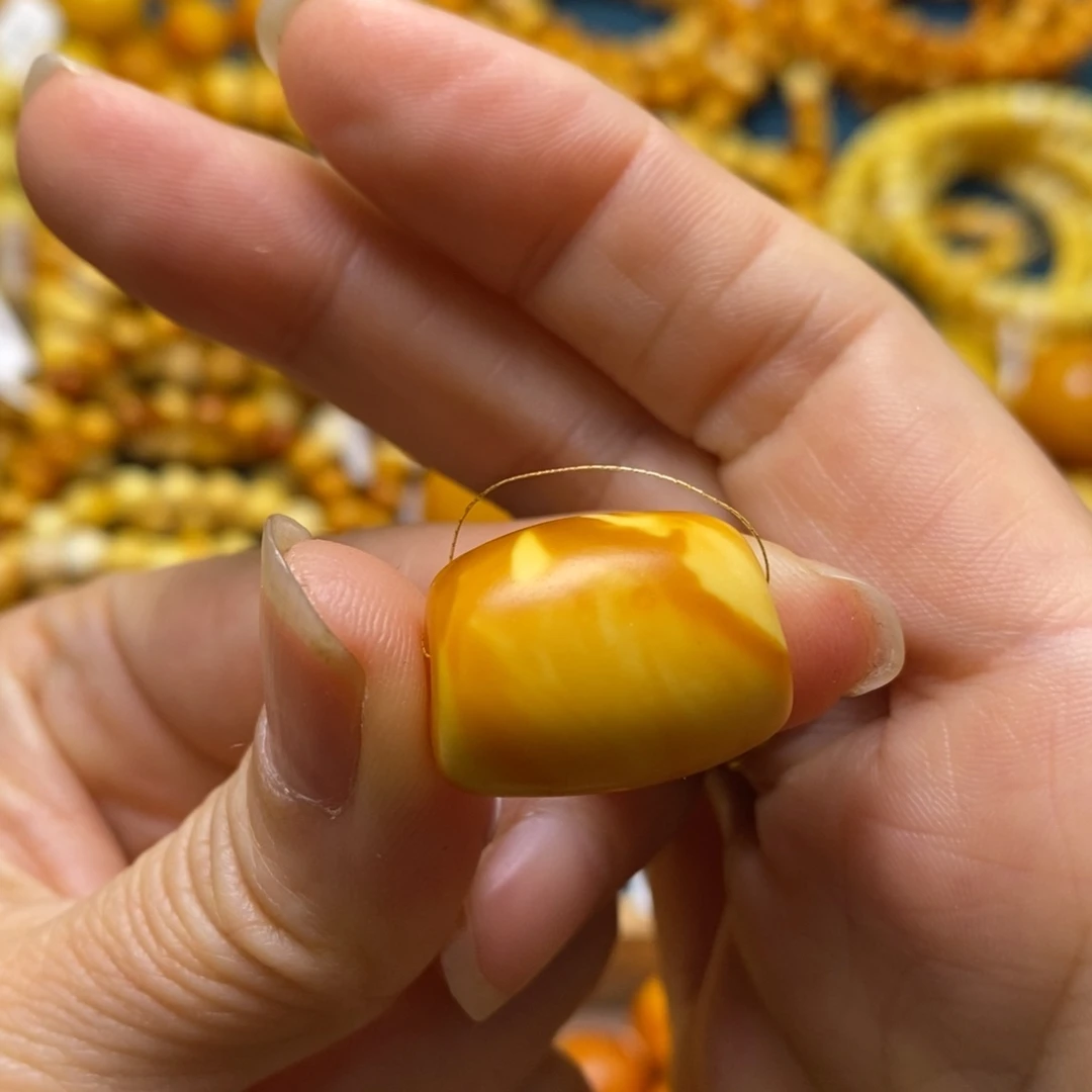 琥珀颈饰未镶嵌杰*瑾
