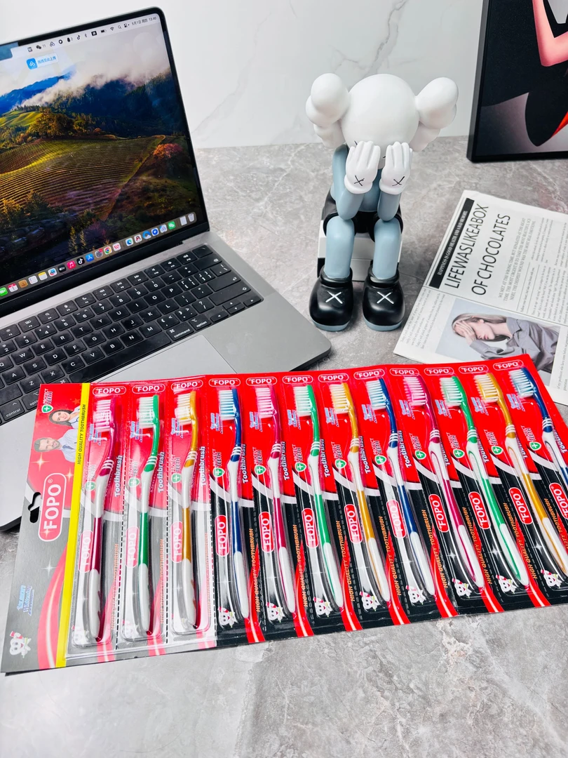 【到手12支】成人牙刷情侣牙刷出彩旅行便携式牙刷