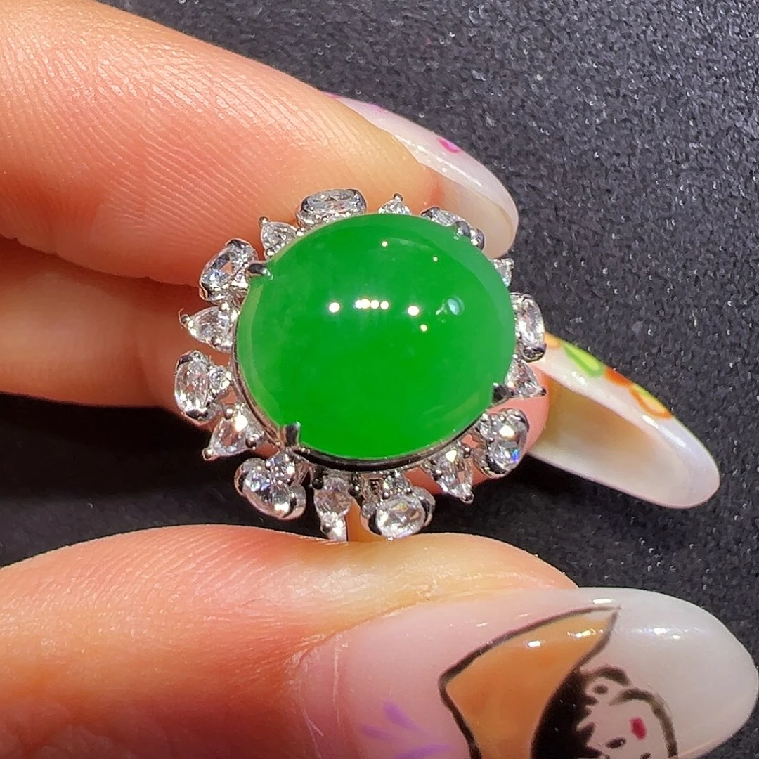 翡翠18K金镶嵌戒指蛋面