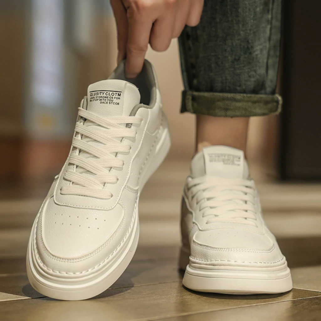 小白男鞋秋季透气高级休闲防滑板鞋男士皮面百搭耐磨软底运动潮鞋