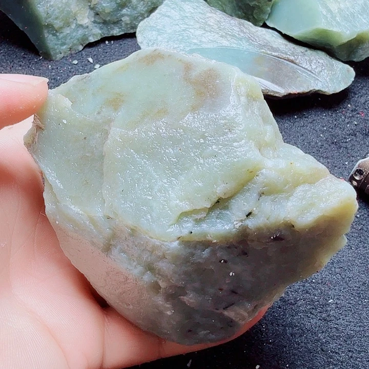 未镶嵌和田玉（糖玉）珠宝半成品