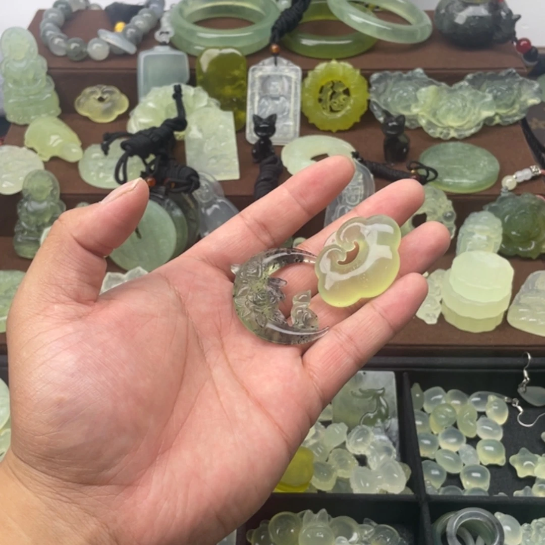 好***喵蛇纹石玉未镶嵌颈饰