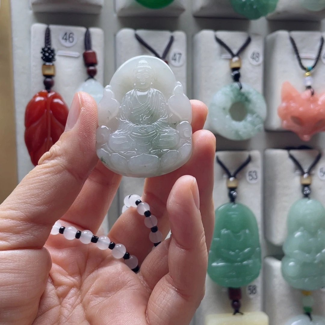 石英质玉未镶嵌颈饰