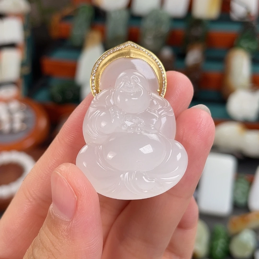 18K金镶嵌和田玉挂件