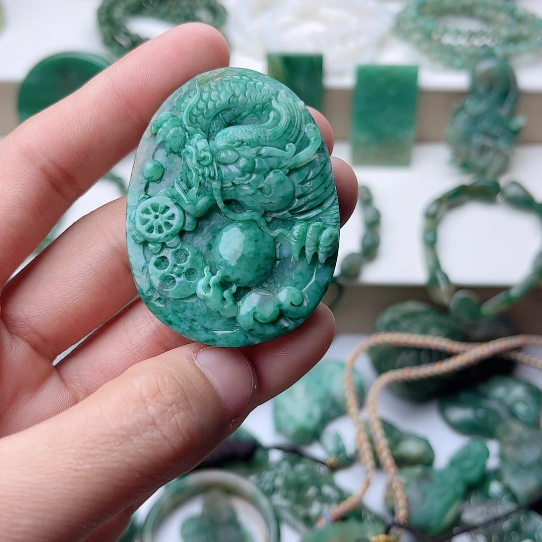 独山玉挂件未镶嵌刘*璐