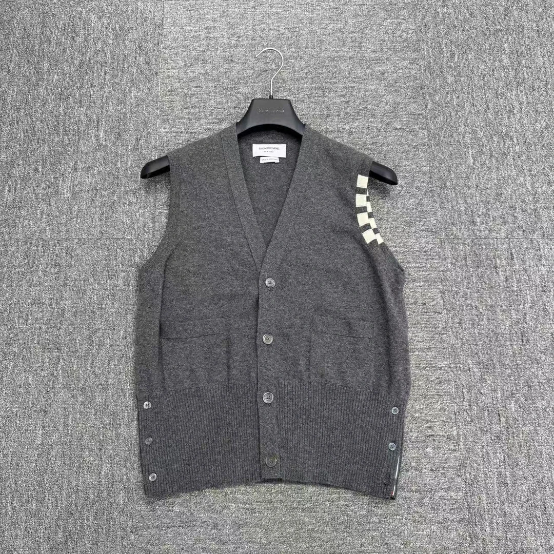 99新 THOMBROWNE 羊毛背心/3码/编码17375