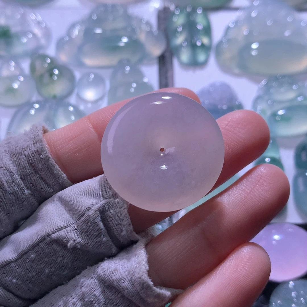 翡翠未镶嵌颈饰扣