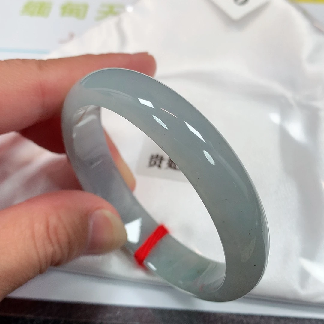 【闪购商品】未镶嵌手镯（贵妃镯）翡翠426号