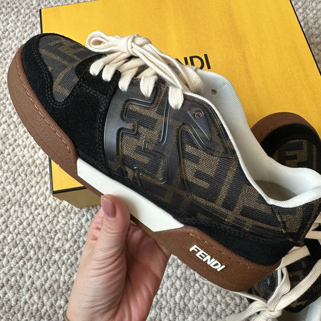 未使用 FENDI/芬迪 Match板鞋 牛皮 舒适休闲 低帮 女款 黑色