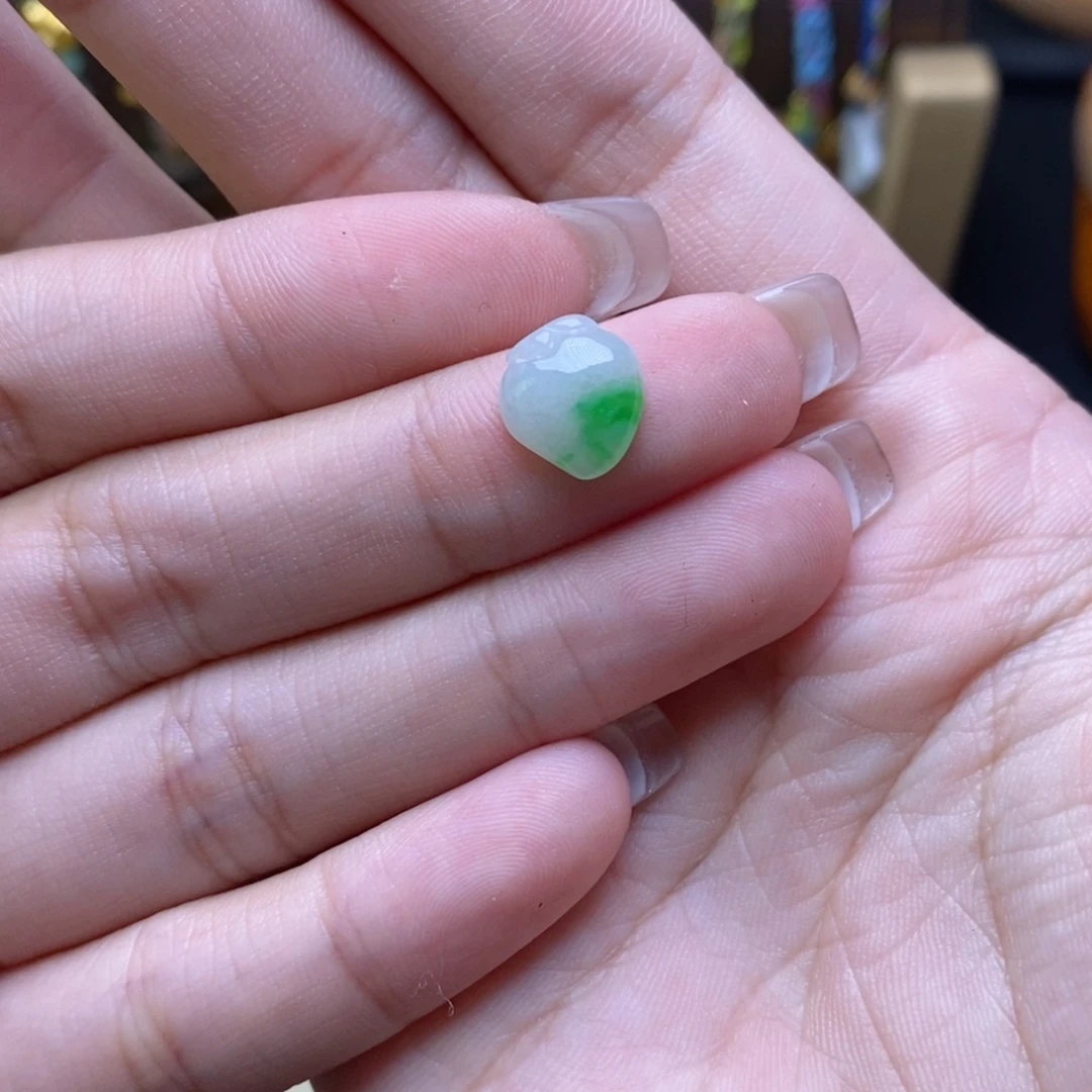 翡翠未镶嵌颈饰15636