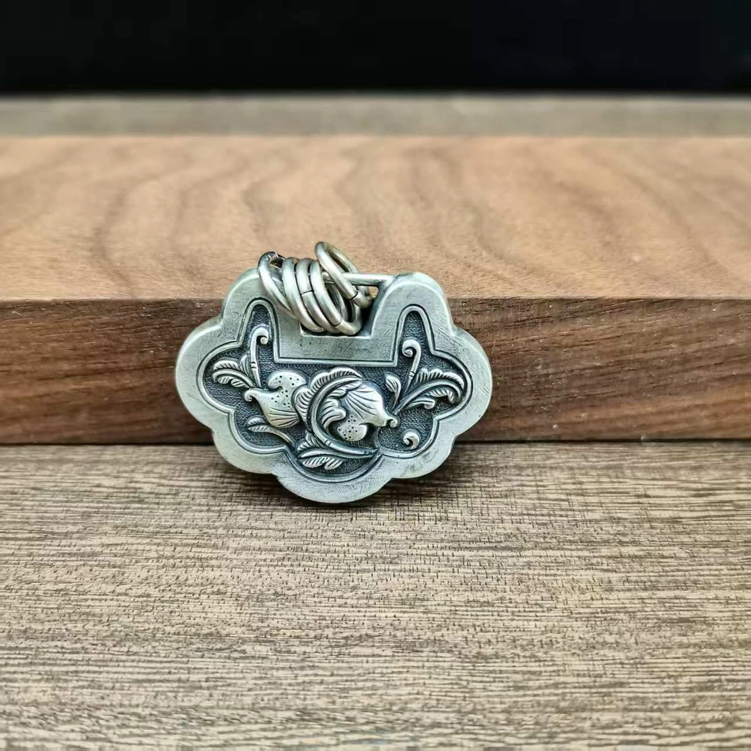 吊坠足银 足银桃子石榴锁吊坠空心手工女款复古做旧民族风个性