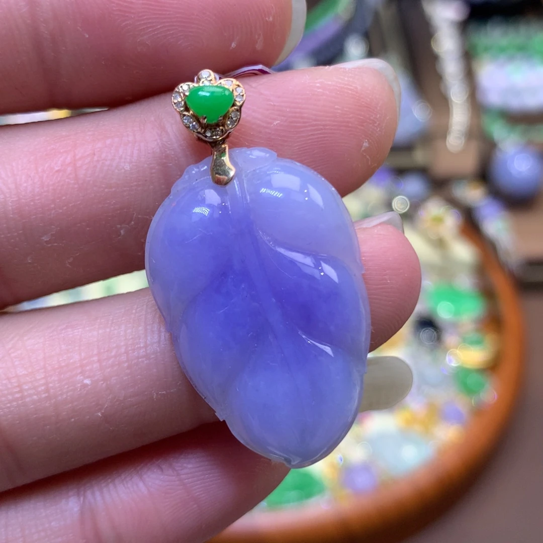 翡翠18K金镶嵌颈饰