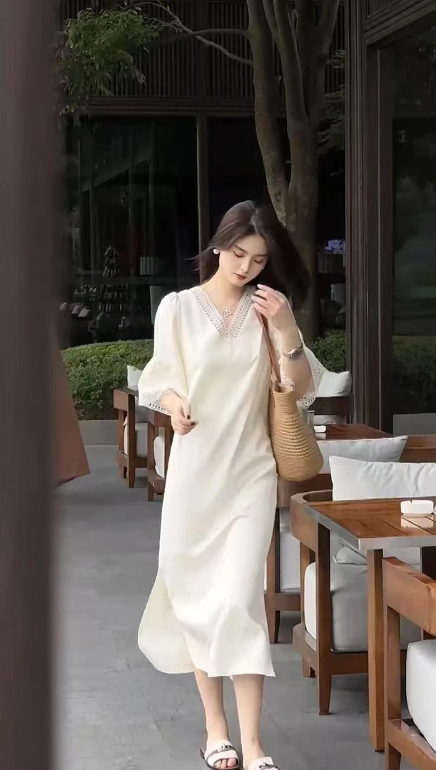 法式高级感白色连衣裙女2025夏季新款超好看小众设计感显瘦连衣裙