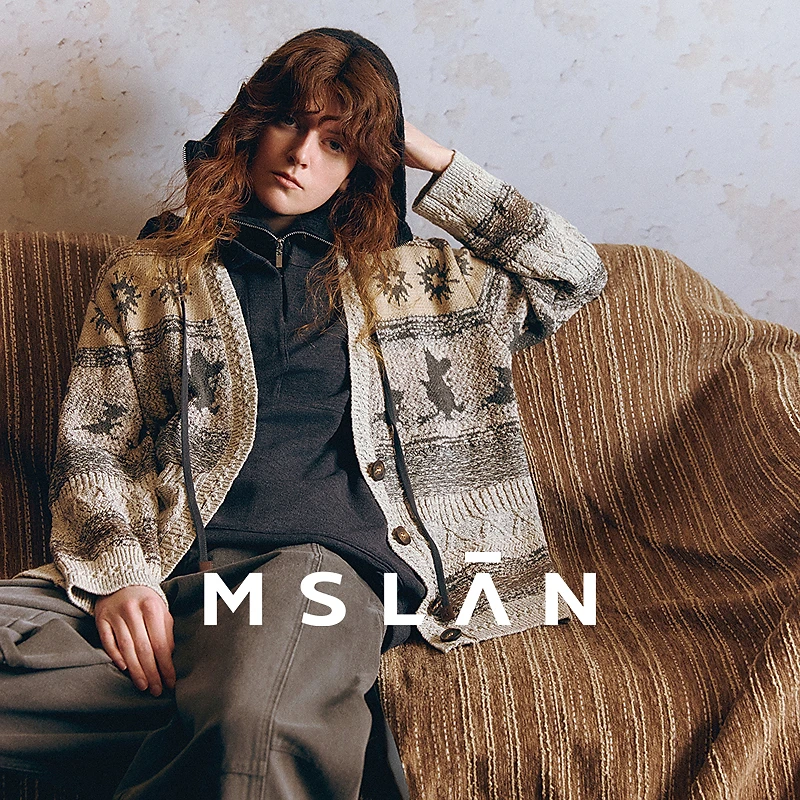 MSLAN「姆明联名」冬季新款慵懒感V领宽松针织外套MHDW045
