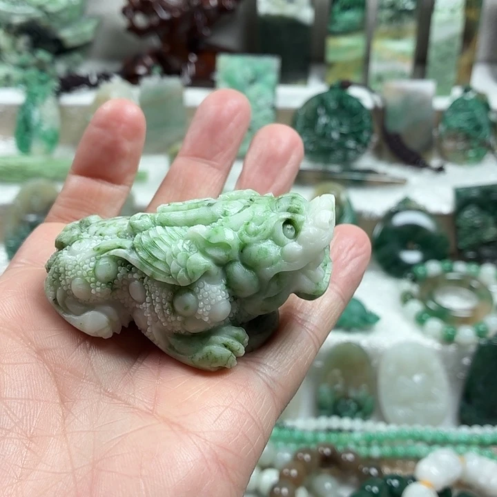 独山玉未镶嵌吊坠