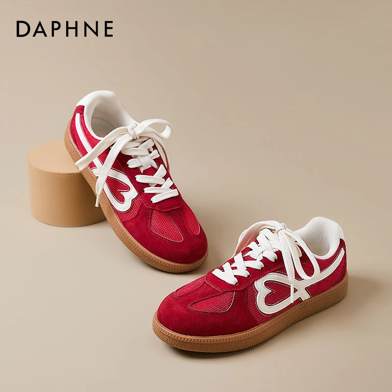 达芙妮芭蕾德训鞋女2025新款春夏百搭本命年红色平底休闲运动板鞋
