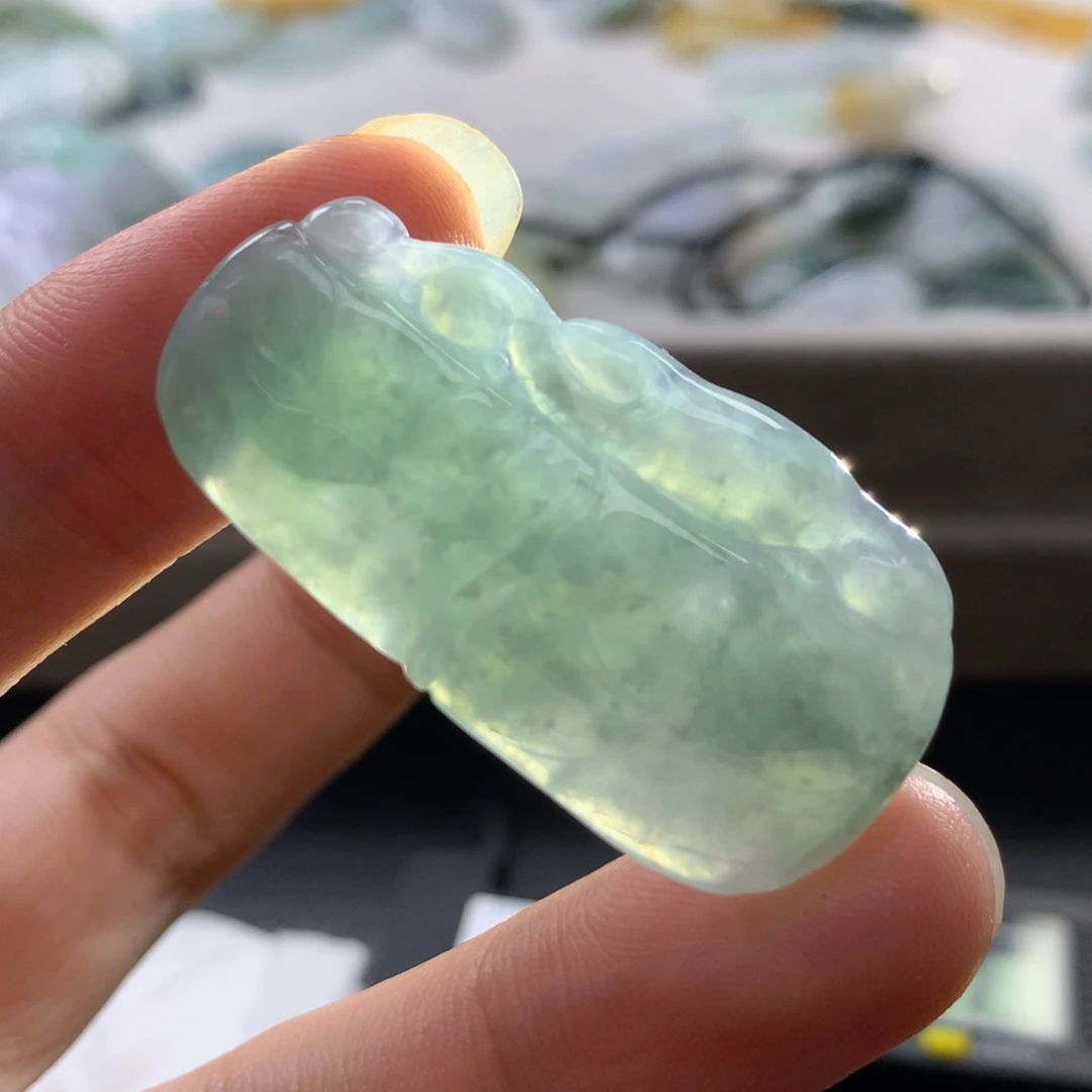 翡翠未镶嵌颈饰翡翠