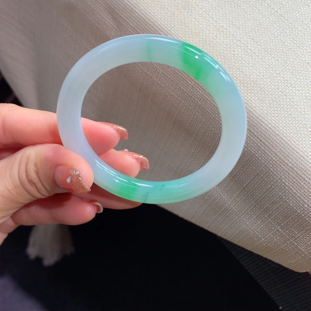 翡翠未镶嵌手镯4号引流款
