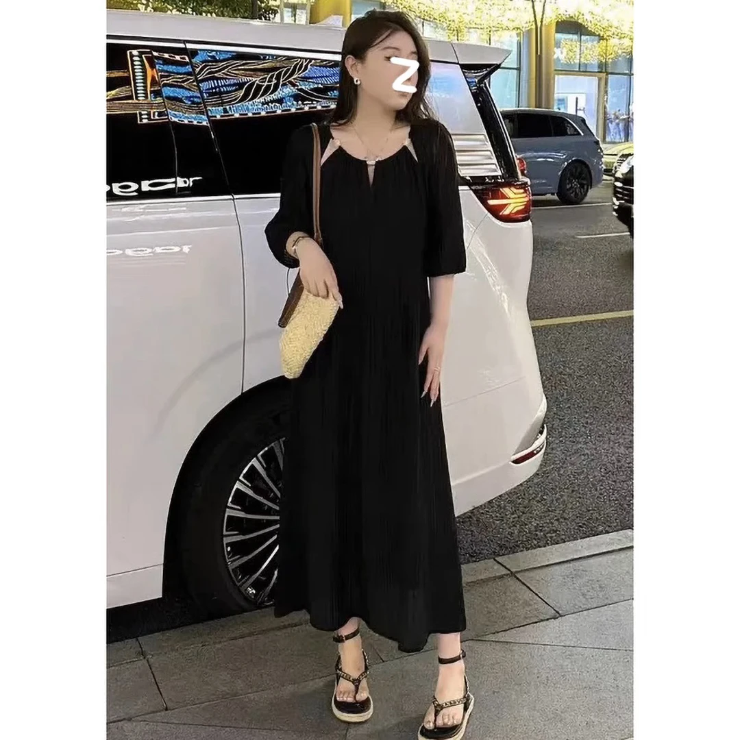 大码女装胖mm褶皱肌理感镂空圆领连衣裙女夏季气质显瘦仙女裙