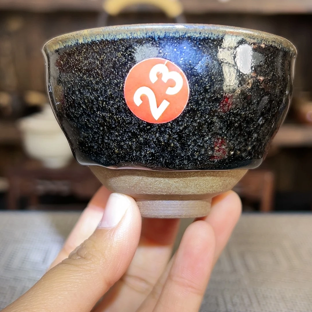 纯手工制作的黑釉色