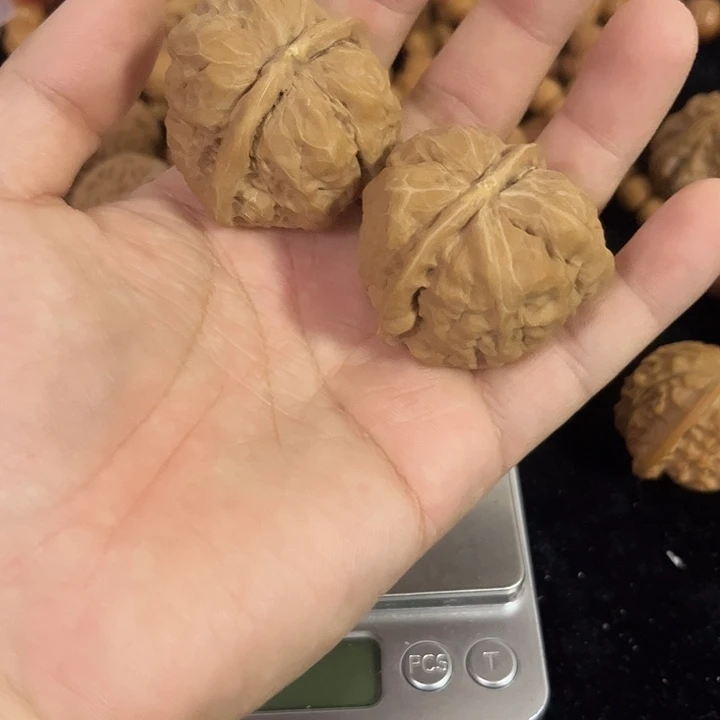 文玩核桃把件41左右瑕疵练手蛤蟆头，编号022