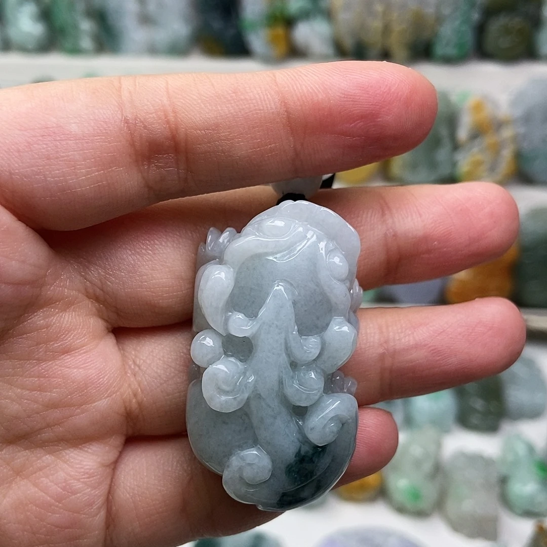 翡翠未镶嵌吊坠(赠链)