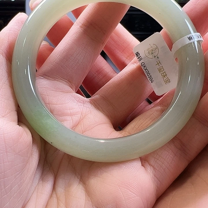 落****和田玉（糖玉）未镶嵌手镯60