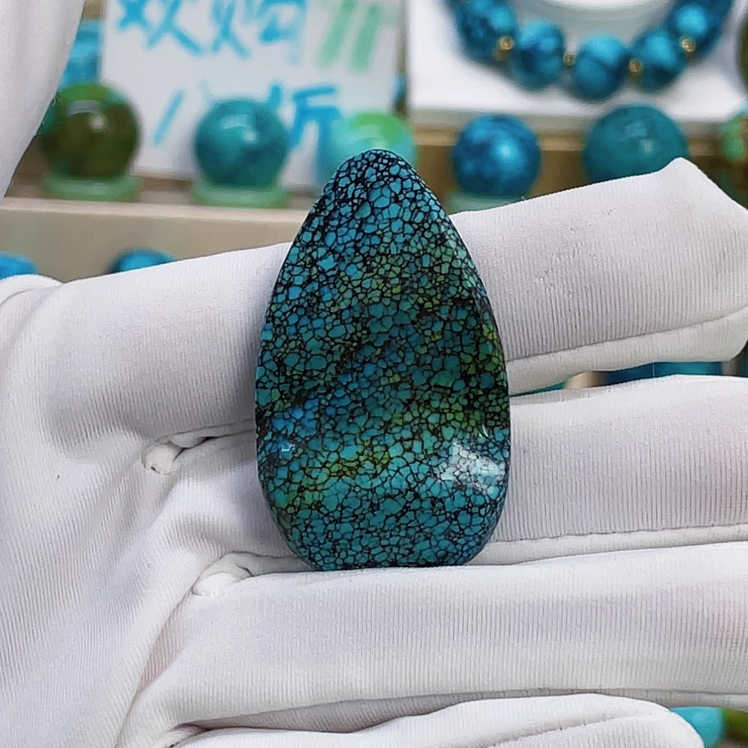 绿松石未镶嵌颈饰