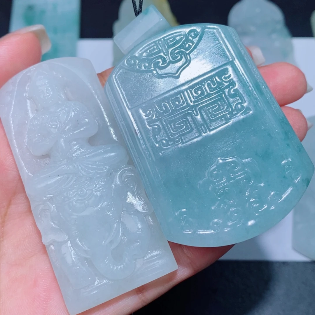 M***6定制翡翠未镶嵌吊坠
