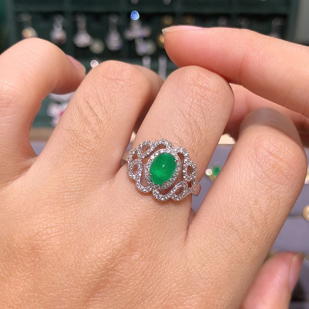 18K金镶嵌戒指祖母绿