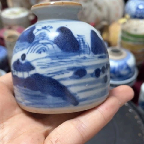 厚***物粉彩手把件鼻烟壶