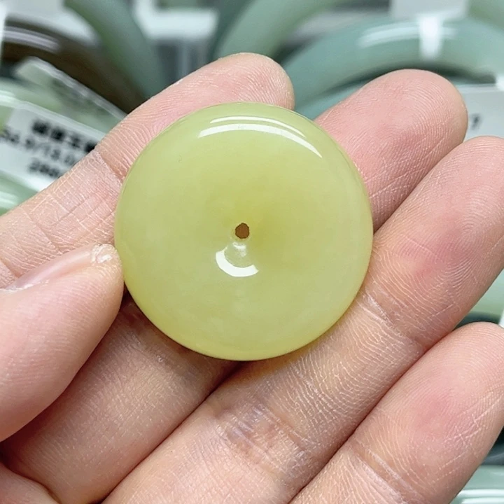 未镶嵌手镯和田玉（糖玉）