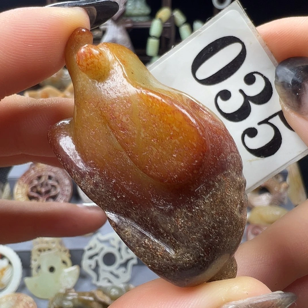 和田玉未镶嵌把件