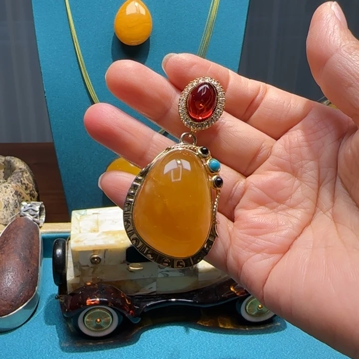 琥珀未镶嵌颈饰波兰设计款琥珀蜜蜡