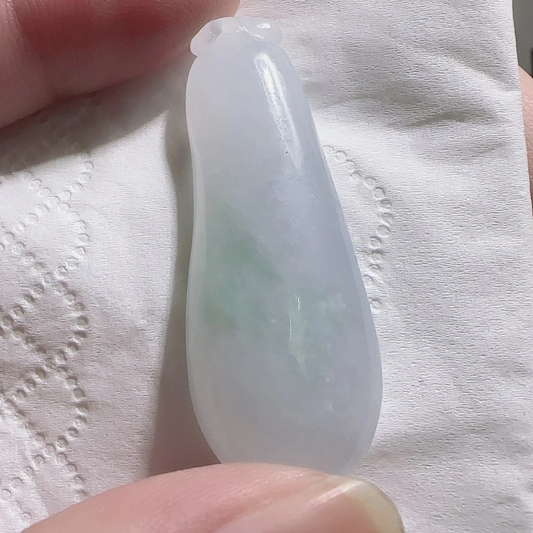 翡翠未镶嵌颈饰福瓜