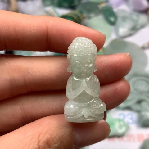 翡翠颈饰未镶嵌翡翠