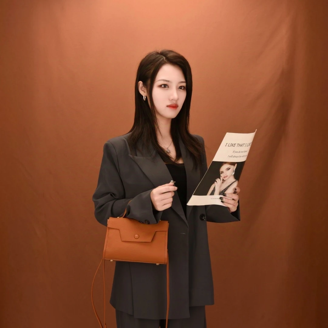 盲盒44  T2025年新款大容量女包多功能斜挎包百搭单肩包-兔子-10