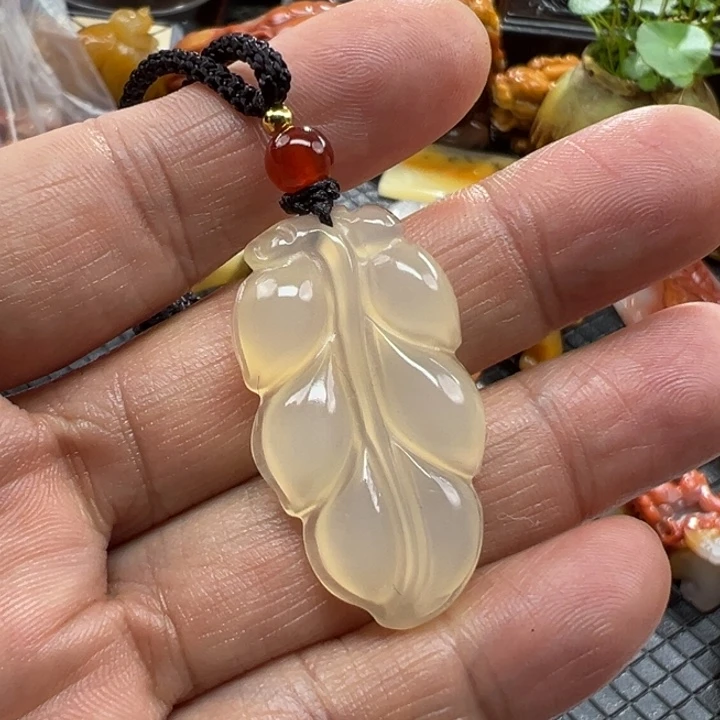石英质玉（黄龙玉）颈饰未镶嵌