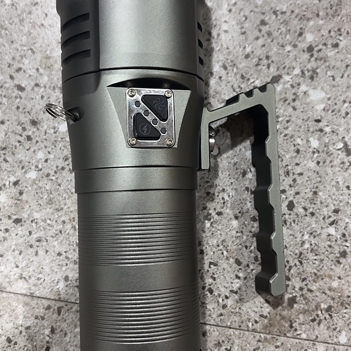 46950大变焦手电筒