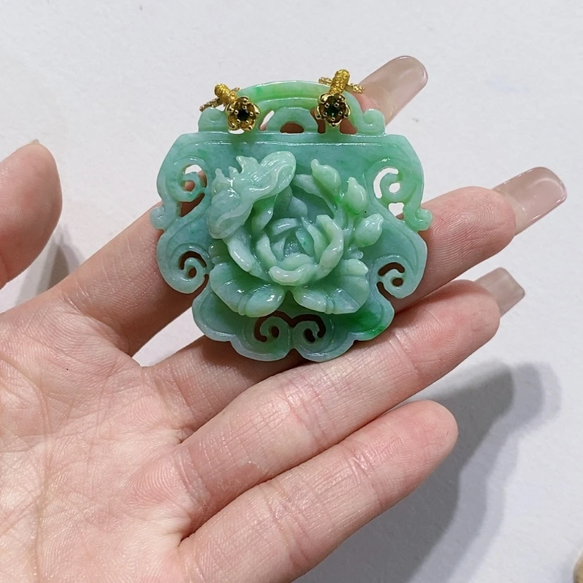 【闪购商品】翡翠未镶嵌颈饰