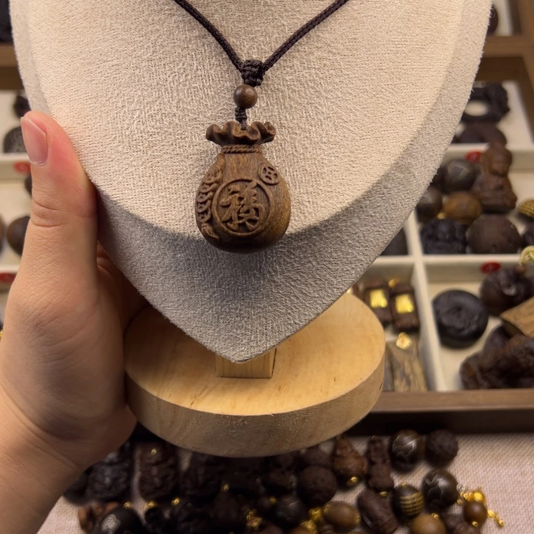 木质类钱袋子随行脖挂配饰