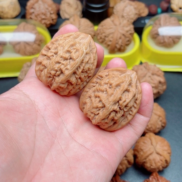 文玩核桃吊坠红锦鲤狮子38×41×44