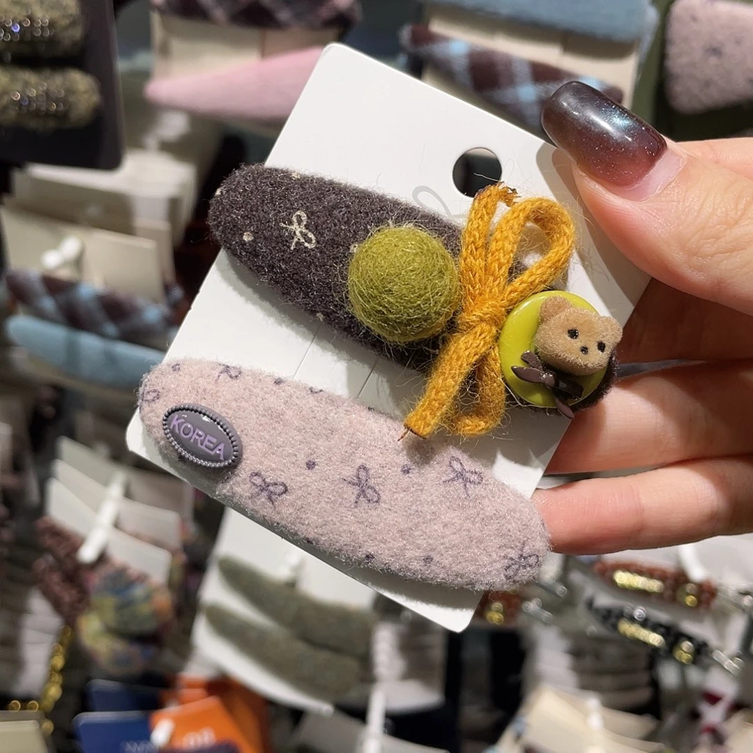 硅胶非金属咖色蝴蝶结小熊椭圆